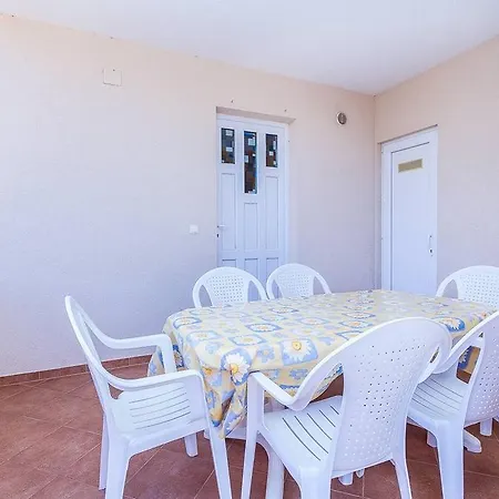 Apartament Dundo *